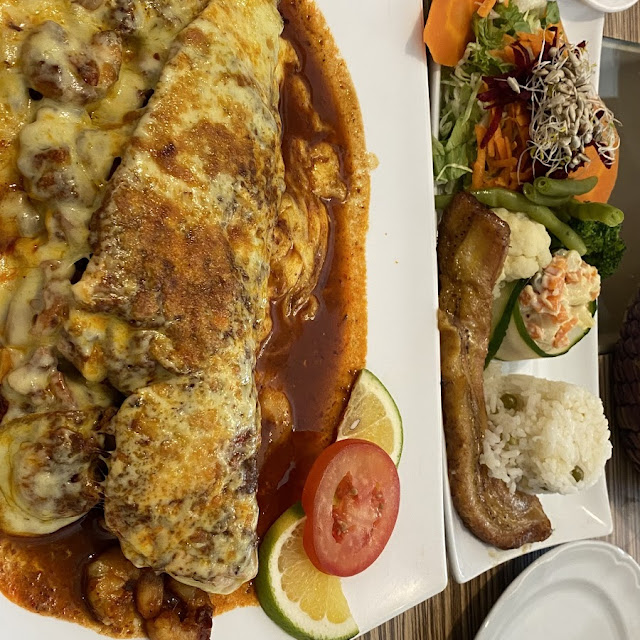 Huachinango Con Suficientes Acompañamientos