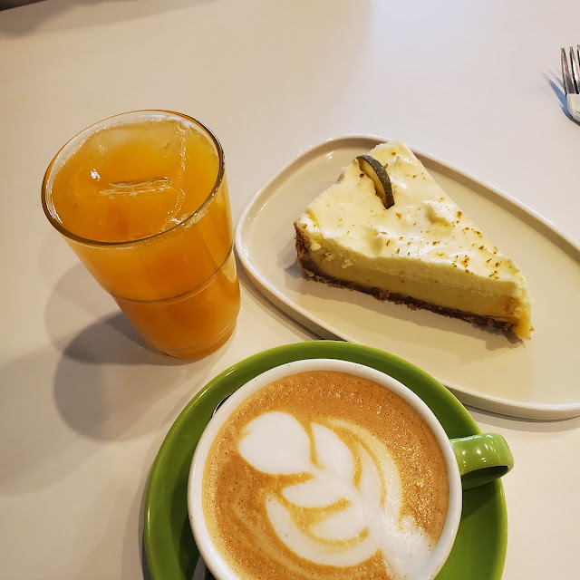 Key Lime Doble Latte Jugo de Naranja