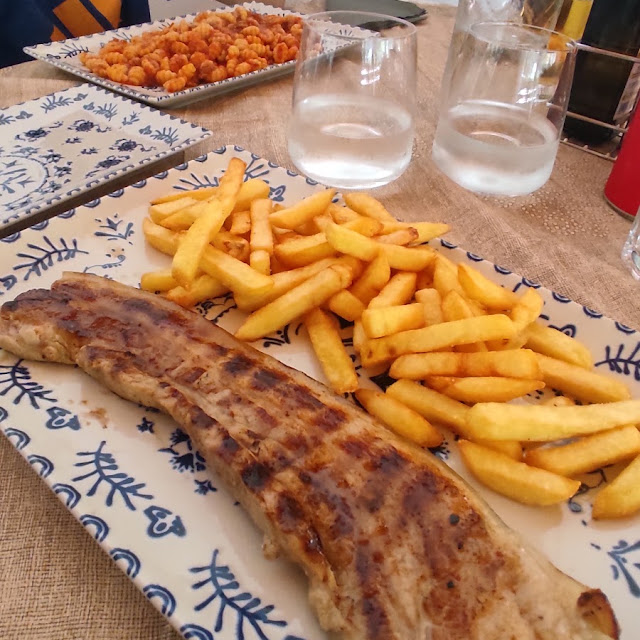 Grigliata Di Pancetta Con Patatine Fritte