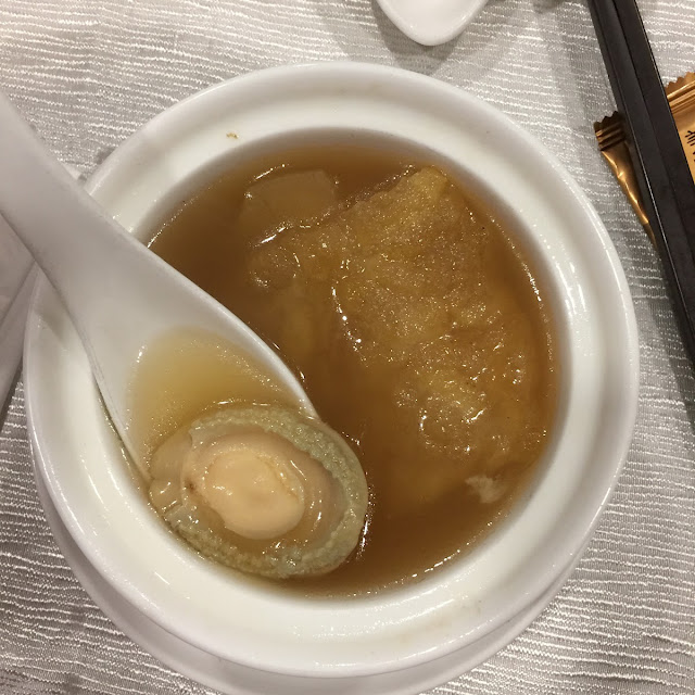 Braised Shark’S Fin Soup with Assorted Seafood Crabmeat & Bamboo Fish