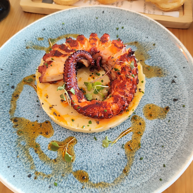 Pata de Pulpo Con Puré