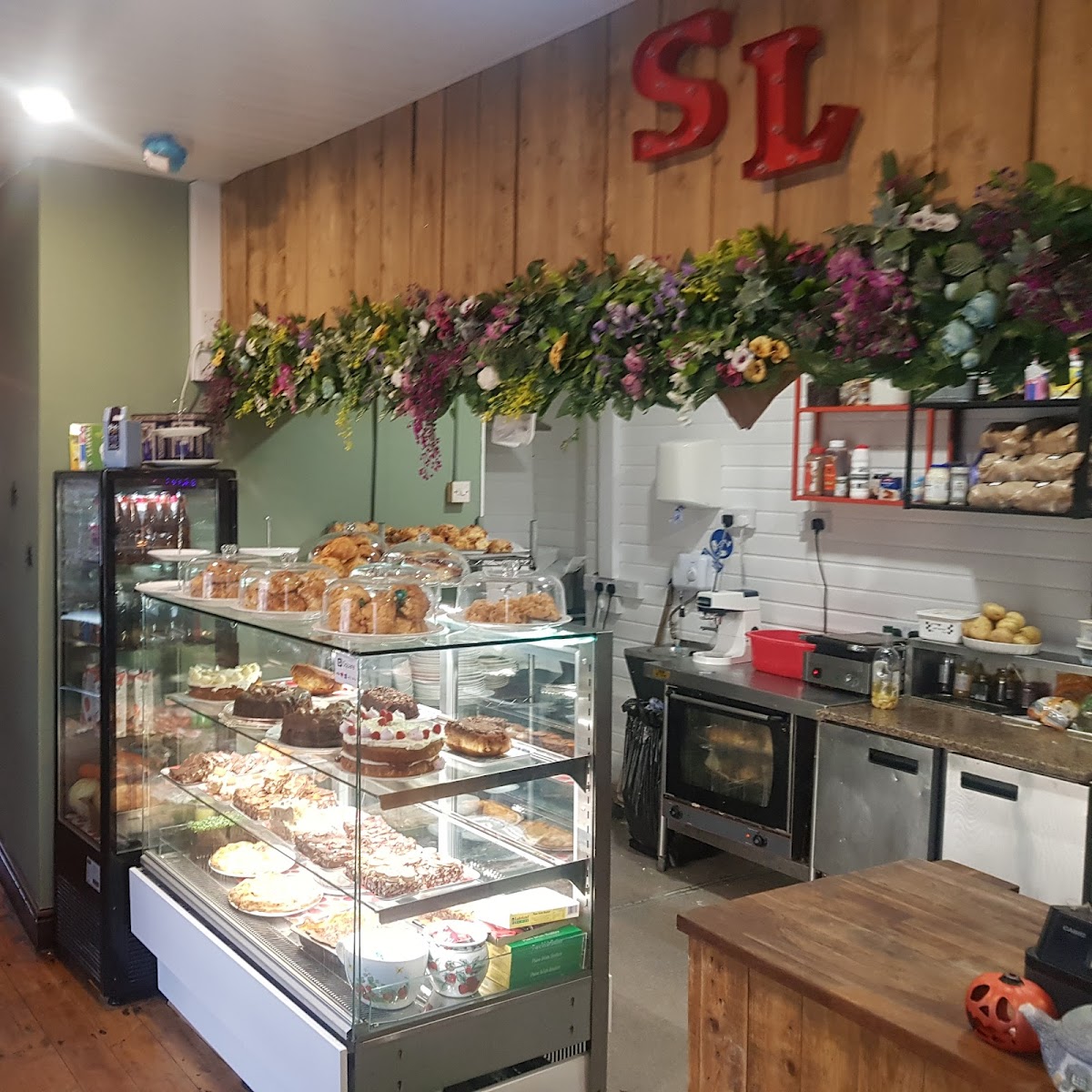 Strawberry Lounge