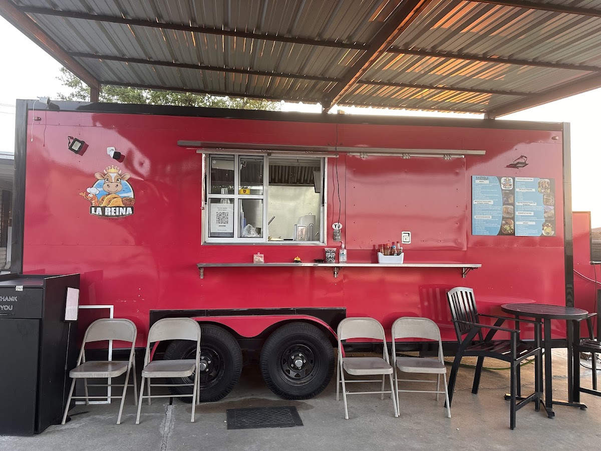 Birria y mariscos La Reina