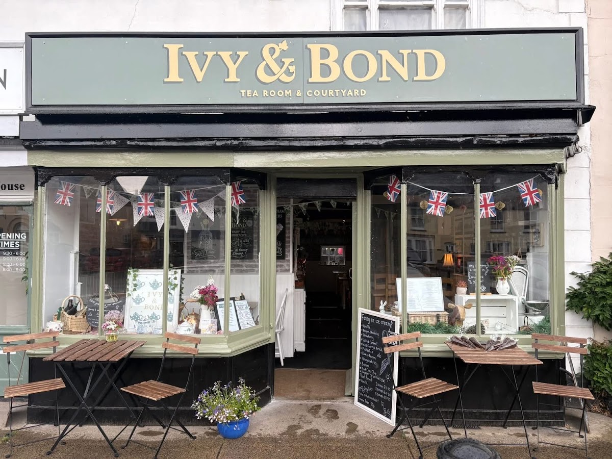 IVY & BOND Tea Room & Courtyard