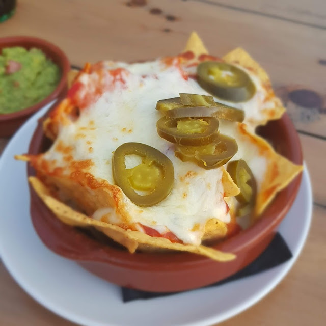 Nachos Con Guacamole