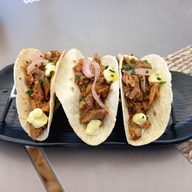Tacos de Costilla de Cerdo A Baja Temperatura