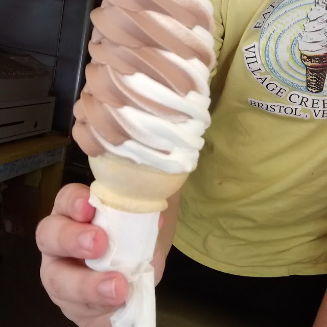 Chocolate Vanilla Swirl Creemee