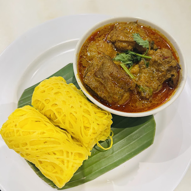 Roti Jala with Chicken Curry