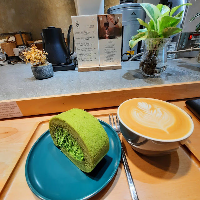 Roll Cake Set w Coffee