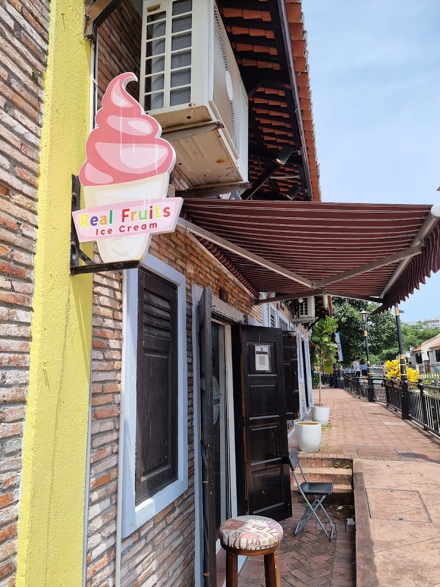 Fruit.Cones