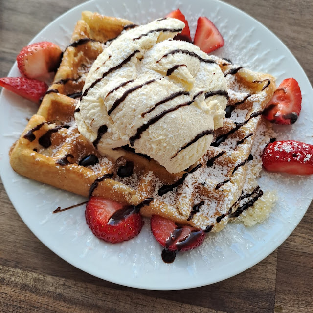 Kleine Waffel Mit Vanilleeis