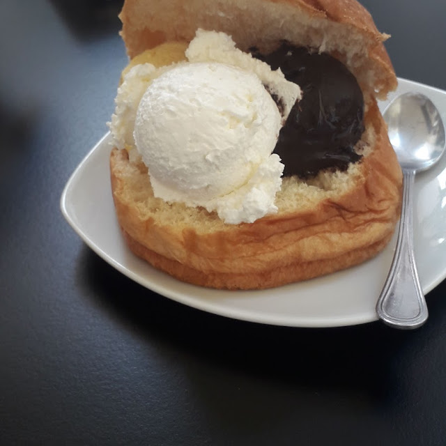 Brioche Con Gelato