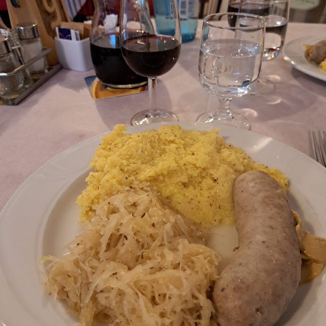 Luganega Polenta E Crauti