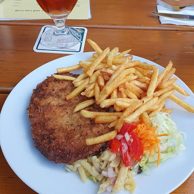 Schnitzel Mit Pommes Frites