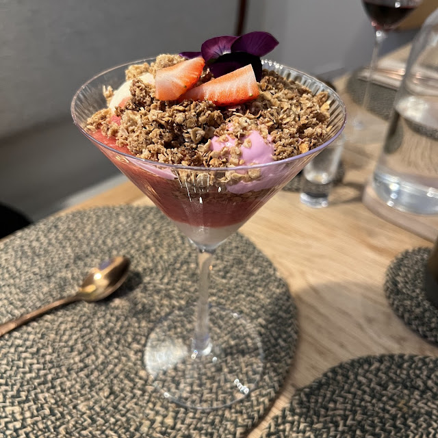 Strawberry and Rhubarb Crumble