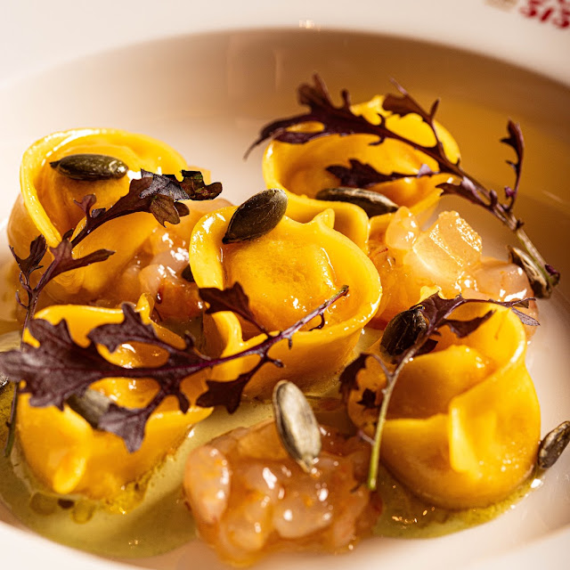 Scrigni Di Parmigiana Bouillabaisse all'italiana E Peperoncini Dolci