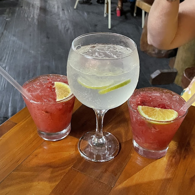 Gin Tônica Com Caipirinha de Morango
