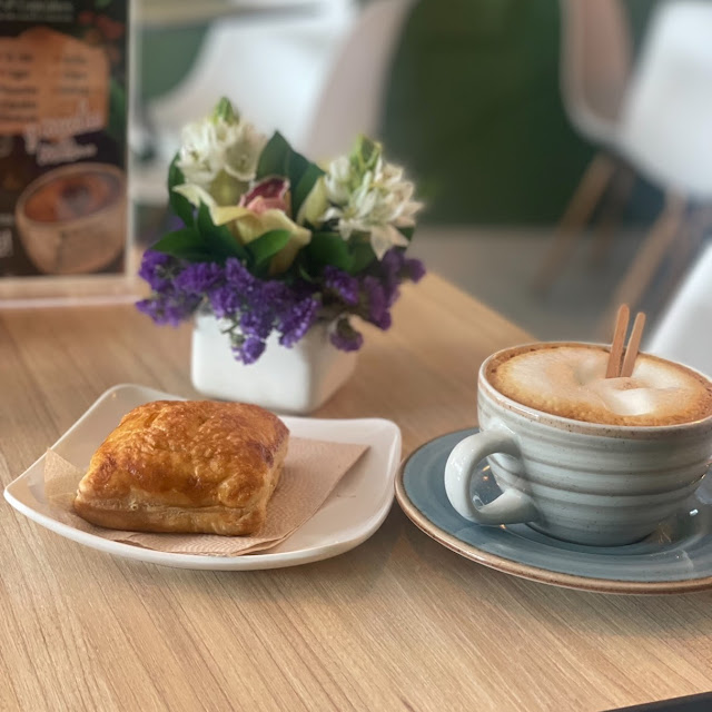 Capuchino Y Pastel de Nutella