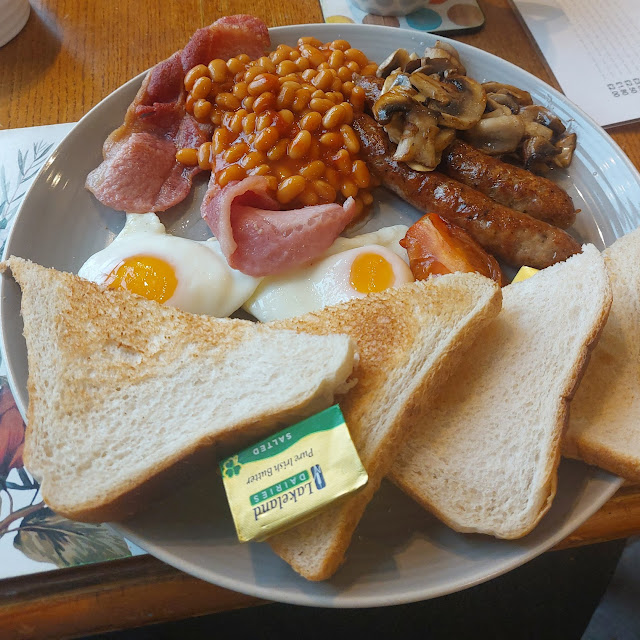 Mega Breakfast