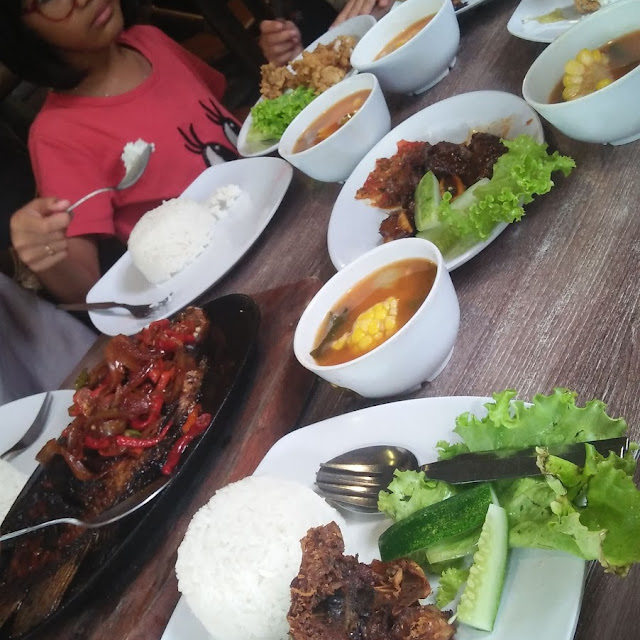 Gurama Goreng Cumi Telor Asin & Kangkung Hotplate