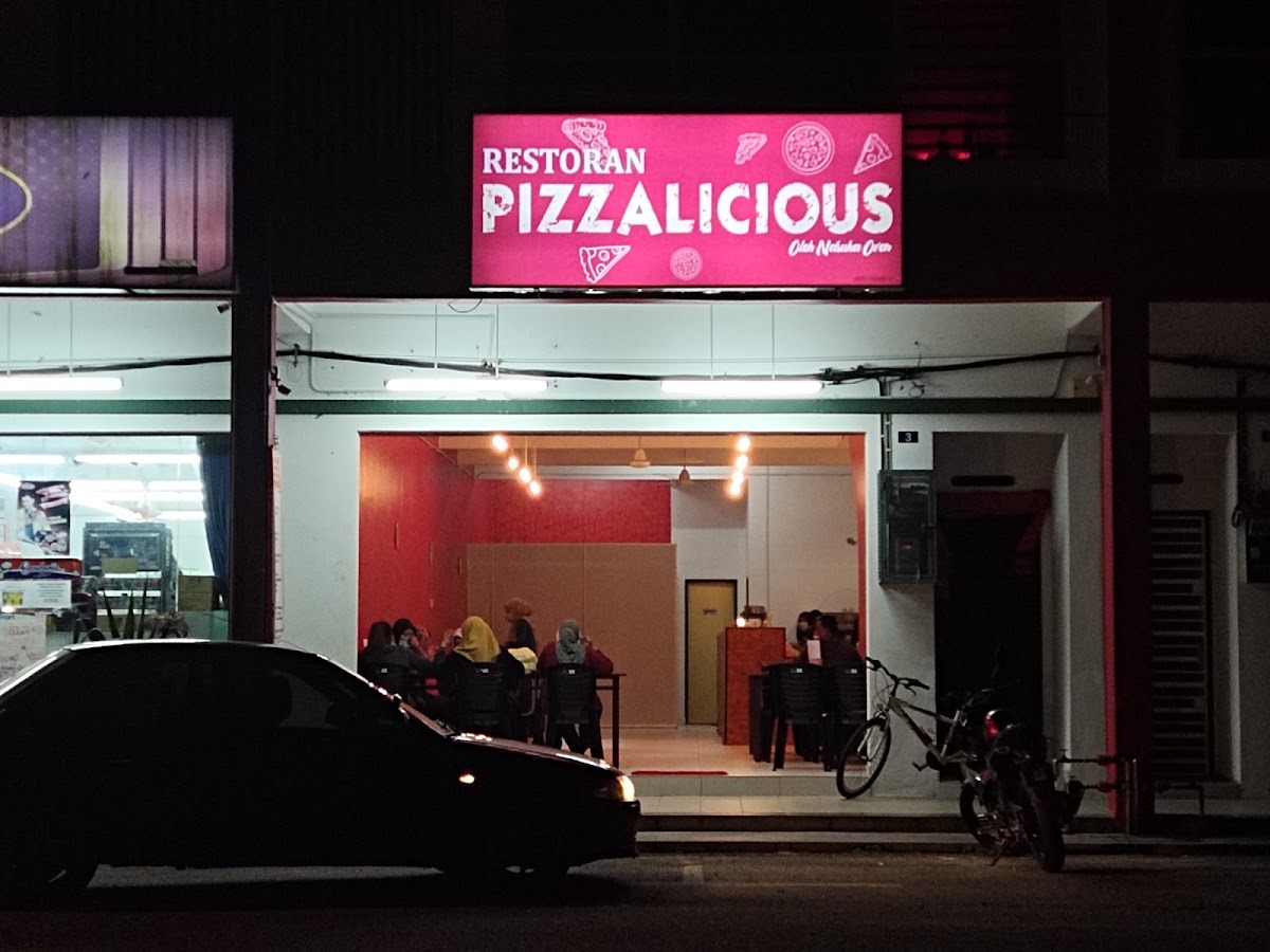 Pizzalicious By Nasuha Oven