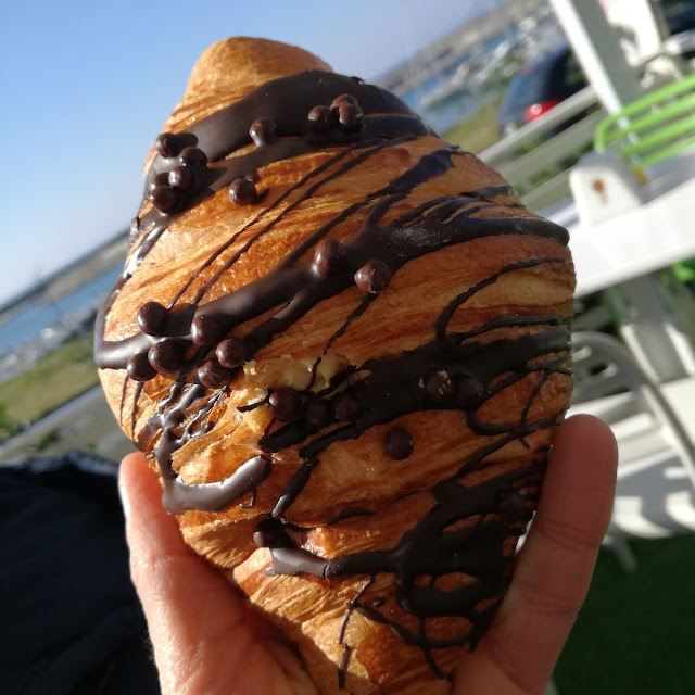 Cornetto Con Crema Alla Zuppa Inglese