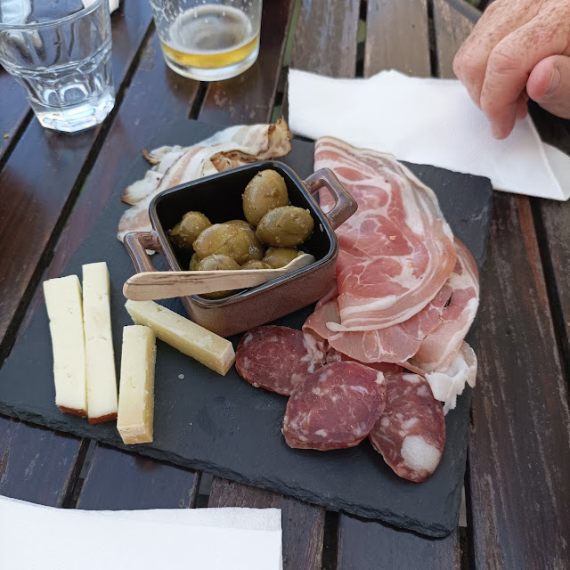 Tagliere Misto Di Salumi Sardi