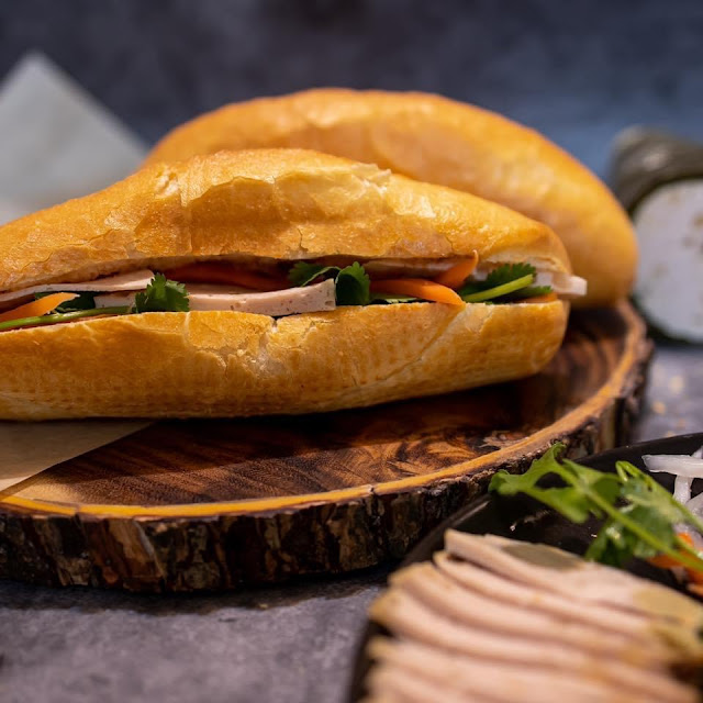 Bánh Mì Gà