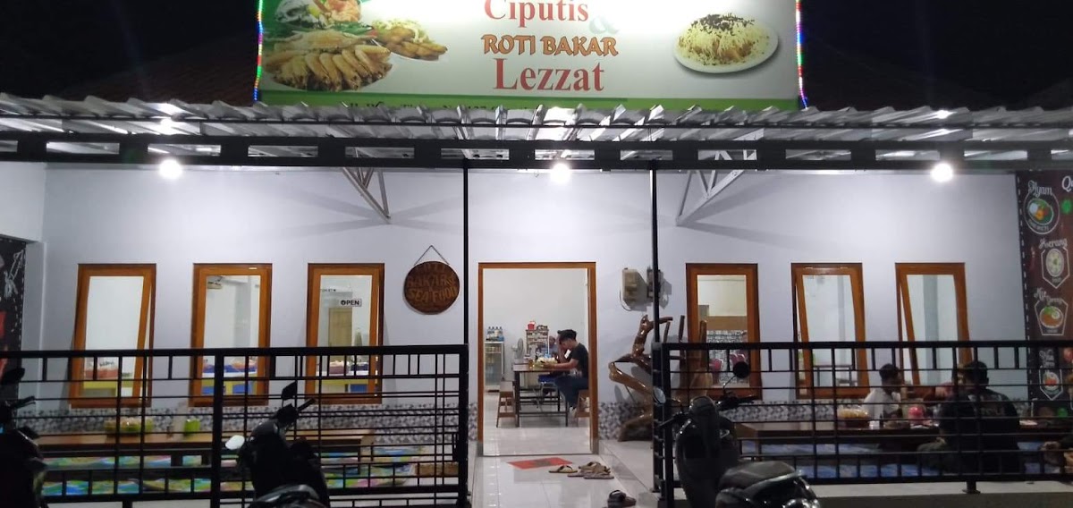 RM Seafood & Roti Bakar LEZZAT Ciputis