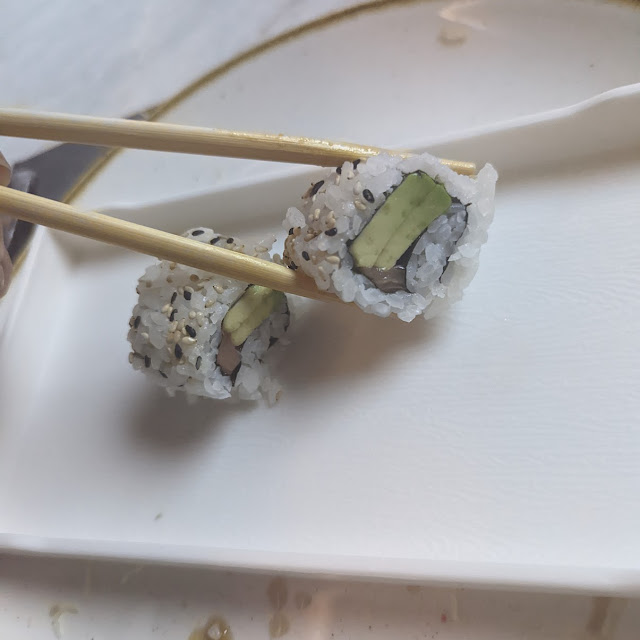 Uramaki Salmón Y Aguacate