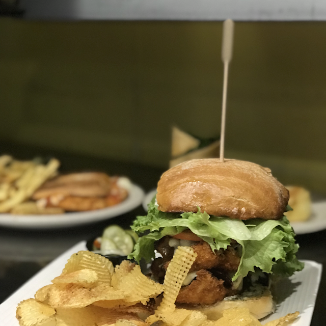 Vittles Smushed Burger