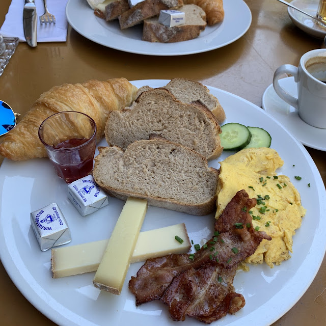 Scrambled Egg on the Side