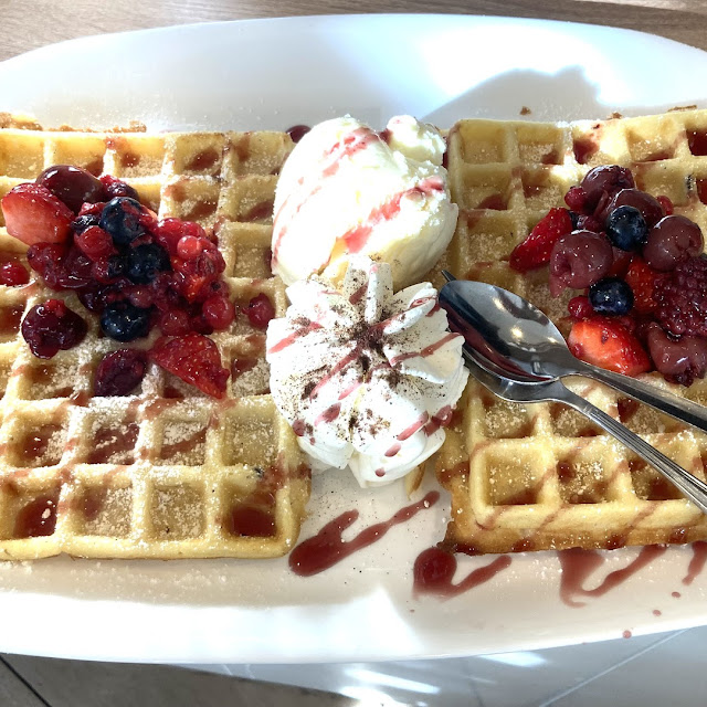 Waffeln Mit Kirschen