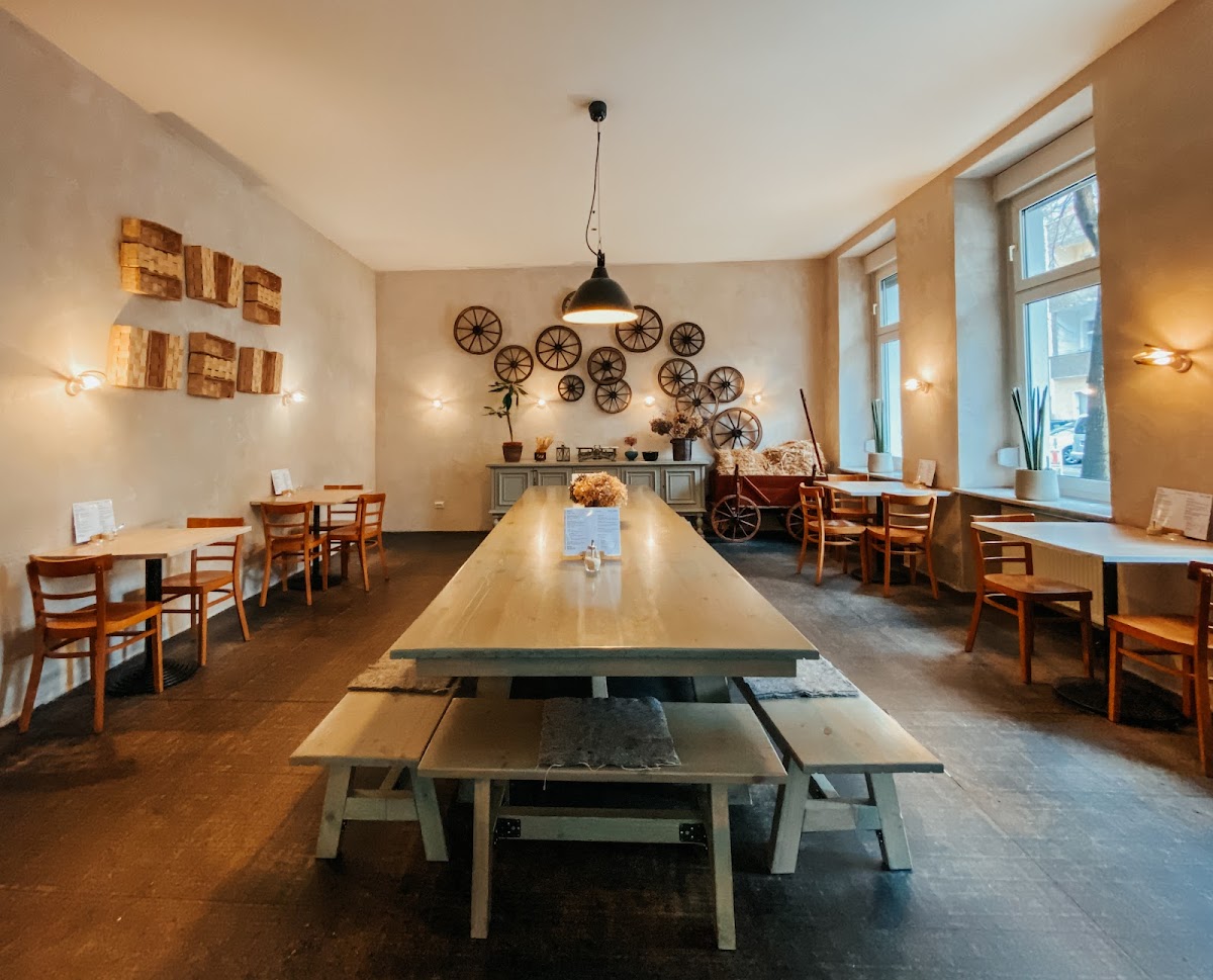Cafe Largo