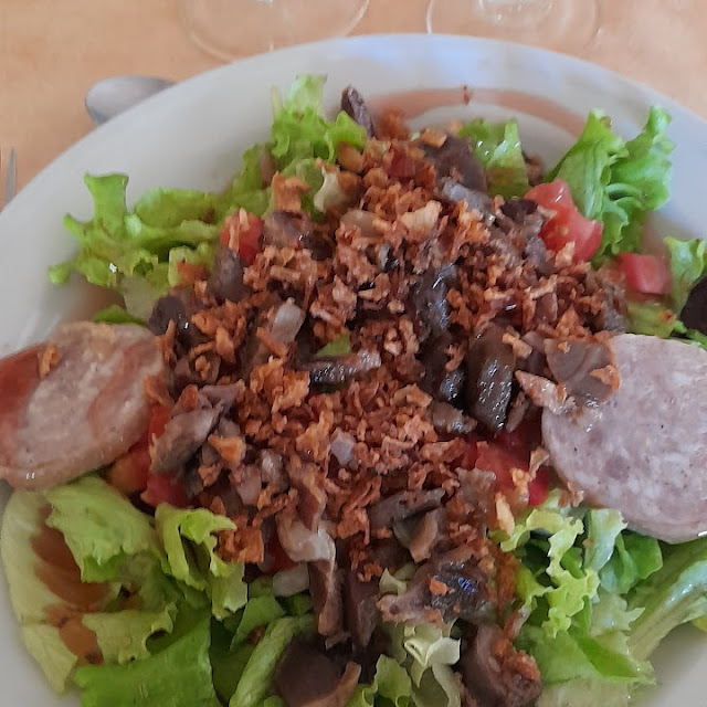 Salade de Gésiers Et Cou Farci