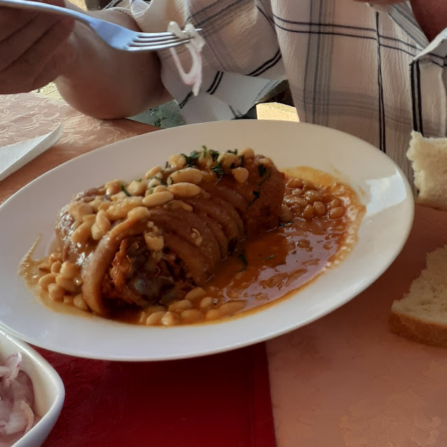 Fasole Cu Ciolan De Porc
