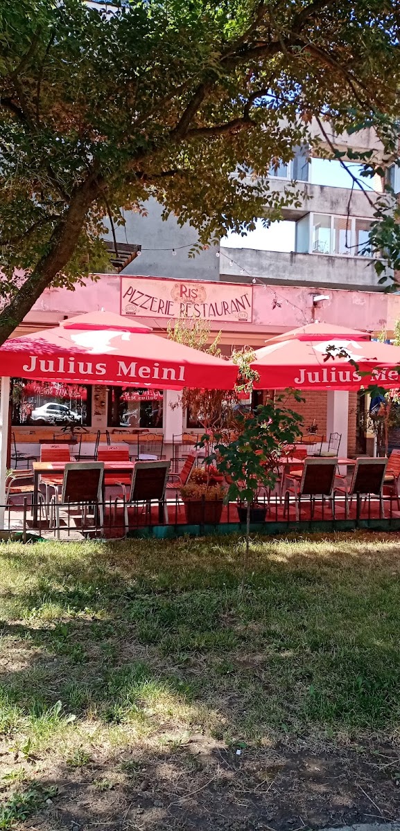 RIS pizzerie si restaurant