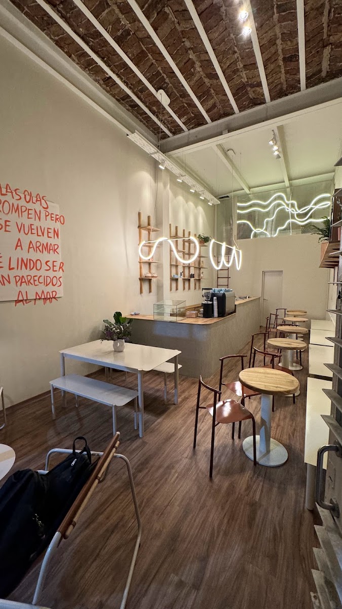 Tiny Waves Café