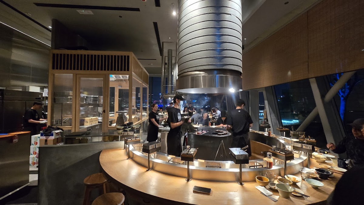 Hikiniku to Come (IFC Mall)