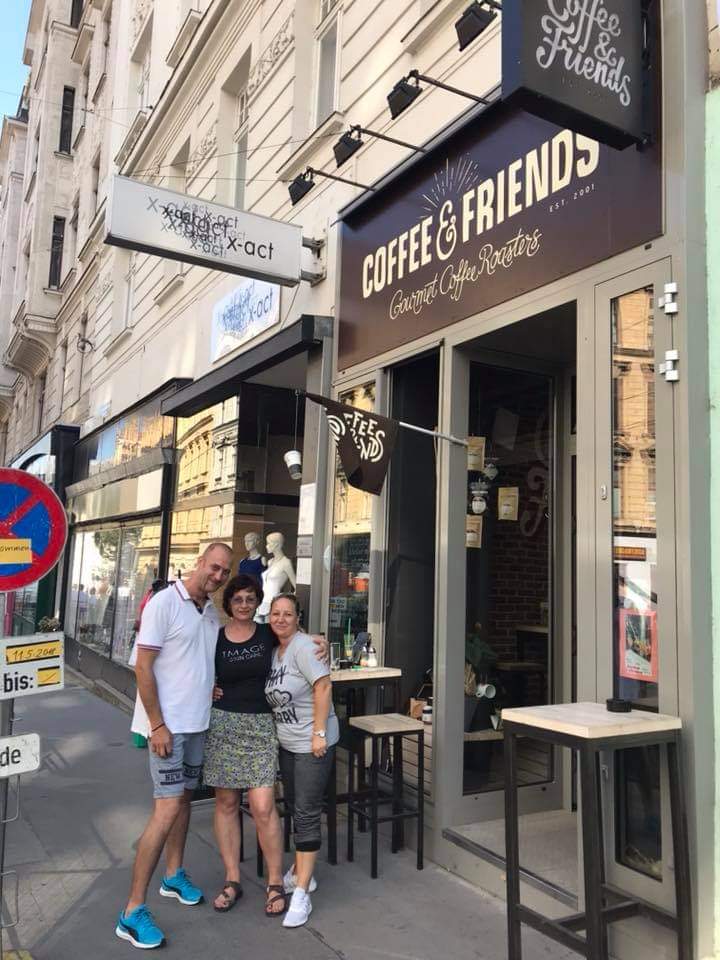 Coffee & Friends