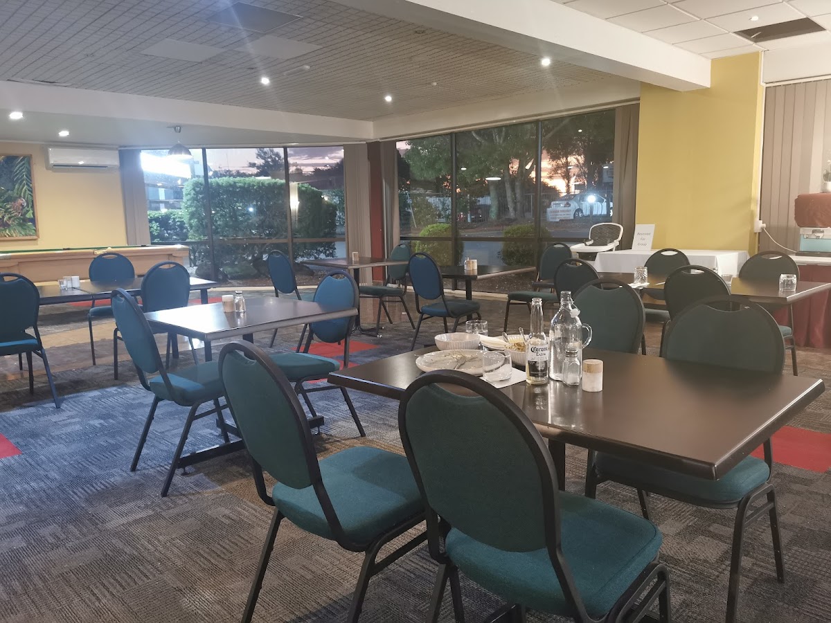 McKenzie Bar & Restaurant