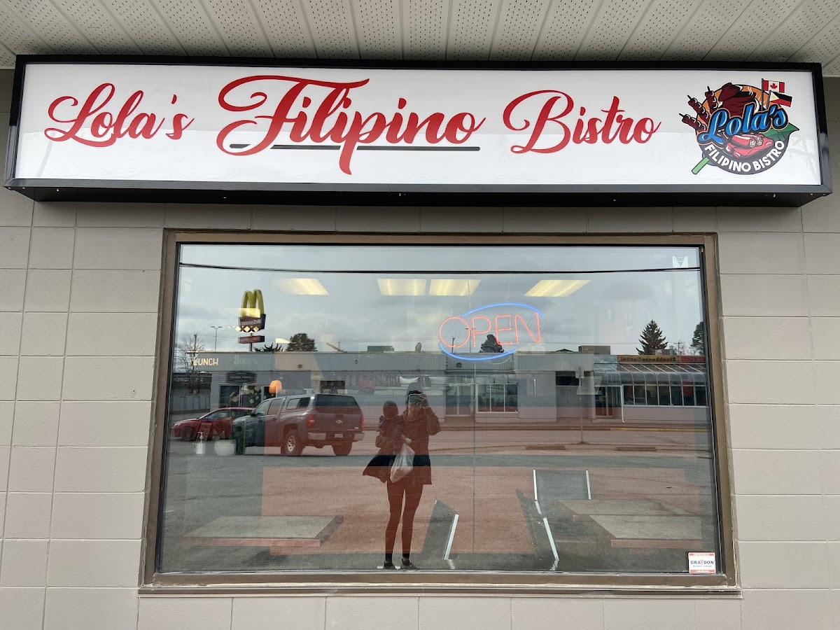 Lola's Filipino Bistro