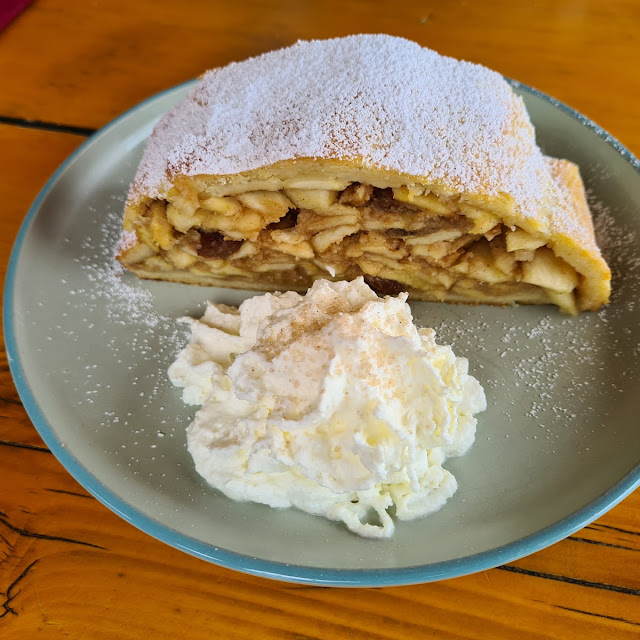 Apfelstrudel