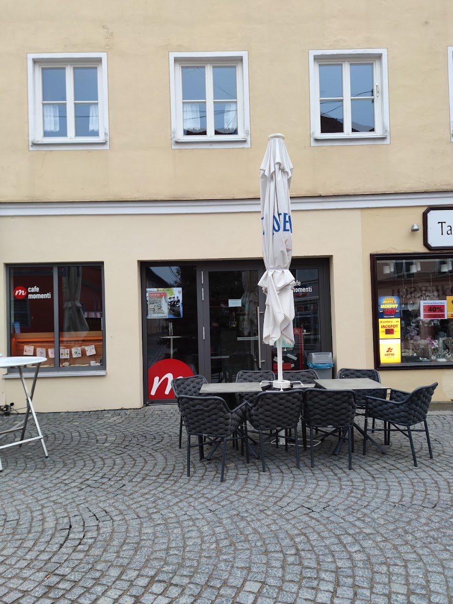cafe momenti