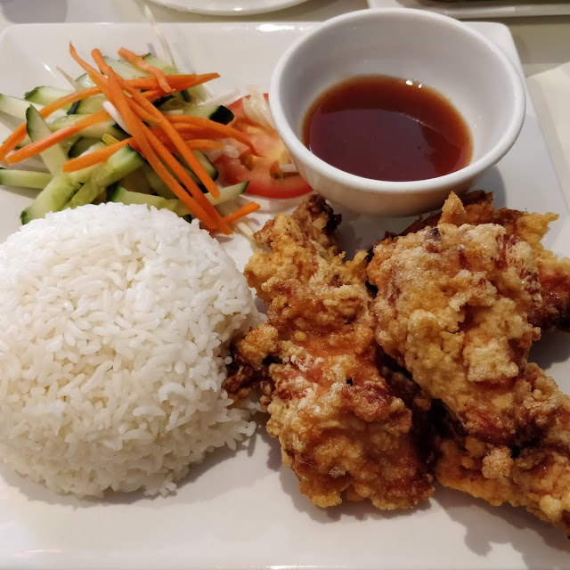 Crispy Chicken Ribs with Rice and Salad