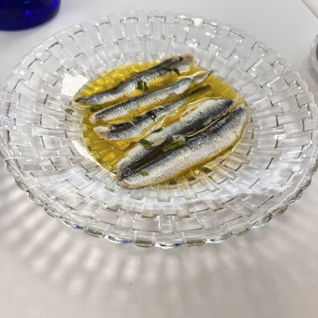 Boquerones del Cantábrico Confitados Con Mahonesa de Cítricos