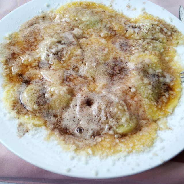 Ravioli Al Burro Nero
