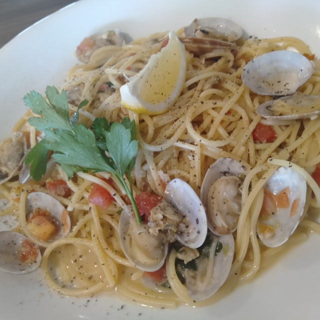 Seafood Cioppino Abbondanza