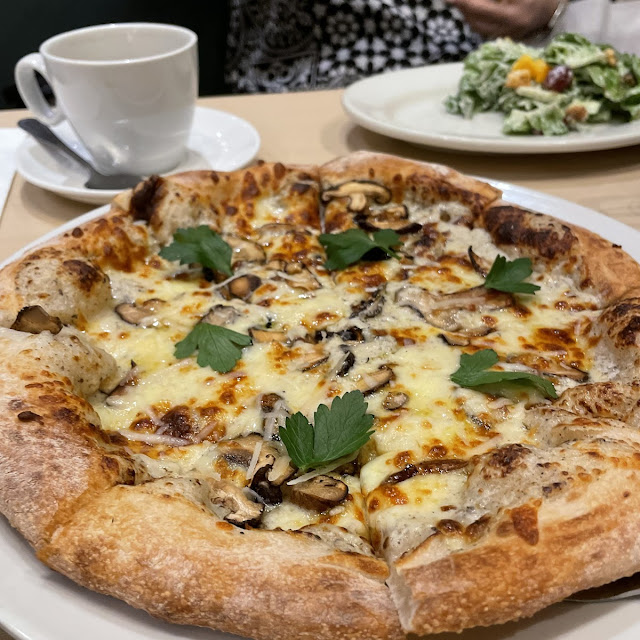 Truffle & Mushroom Pizza