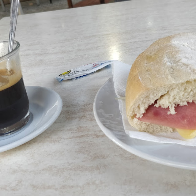 Bocadillo Jamón de York Café